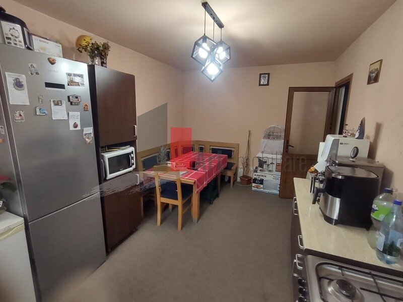 Parcul Carol, Autogara Filaret, casa de vanzare 3 camere.